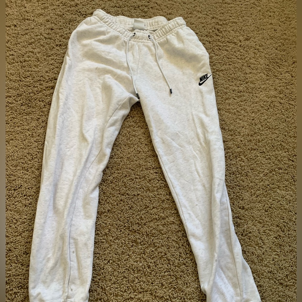 Nike womens jogger sweatpants light gray/ off white